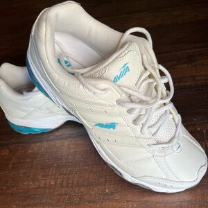 NIB NEW Avia Women’s Cross Training Walking Shoes White
